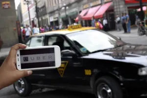 Pedirá FROC-CROC trato equitativo para taxis y Uber