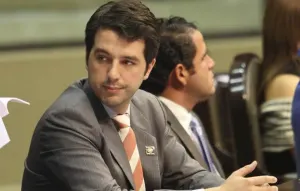 Hijastro de Fox será candidato priista en Celaya