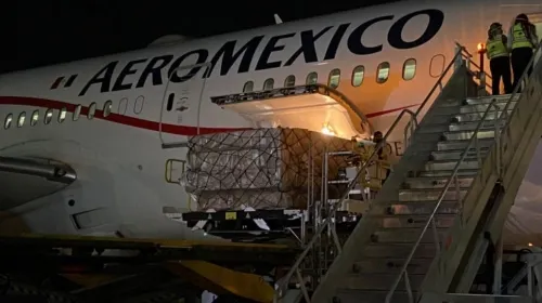 Llega a México noveno vuelo con insumos médicos de China