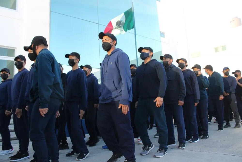 Gradúan a 2 mil agentes de la Academia de Policía Municipal