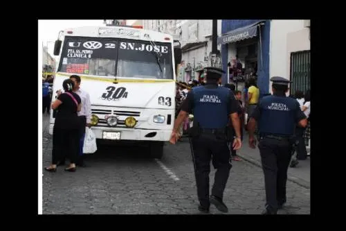 Asaltan a pasajeros de la ruta 30A en la colonia Los Pinos