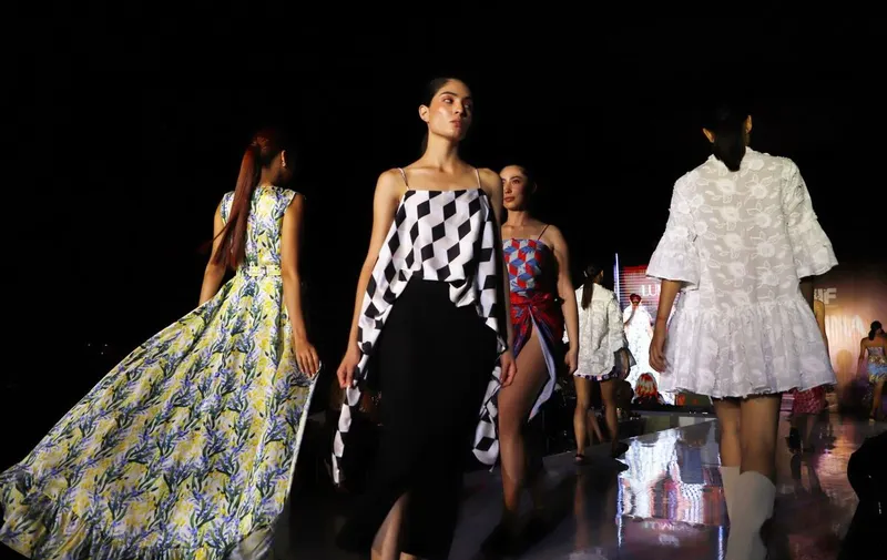 smdif-pue-lumina-pasarela-con-causa