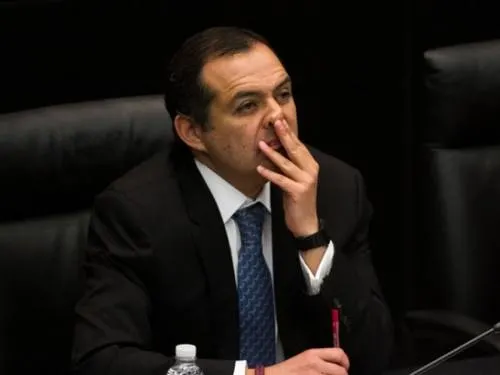 PAN expulsa a Ernesto Cordero