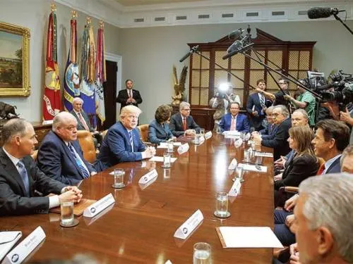‘No se sacrificará calidad por tiempo’; aplazan al lunes renegociación del TLC
