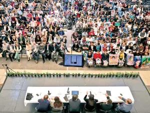 Caso Ayotzinapa: GIEI da informe final; se analizará, dice Peña