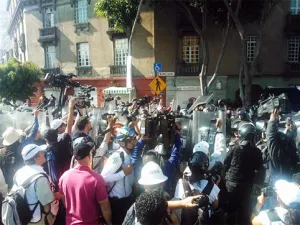 Detenidos y enfrentamientos, saldo de mitin en el DF