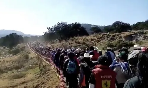 Desafían al Covid: miles de pobladores festejan al Padre Jesús en Aquixtla