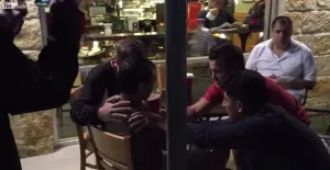 Realizan exorcismo en café de Texas