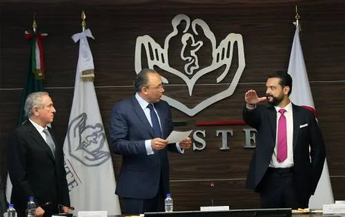 En 10 años Pensionissste, la afore mejor consolidada: Reyes Baeza