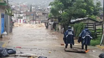 Reportan 13 muertos por paso de “John” en Guerrero 