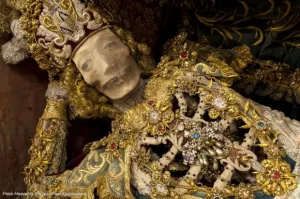 Fotógrafo enseña lado distinto de la muerte