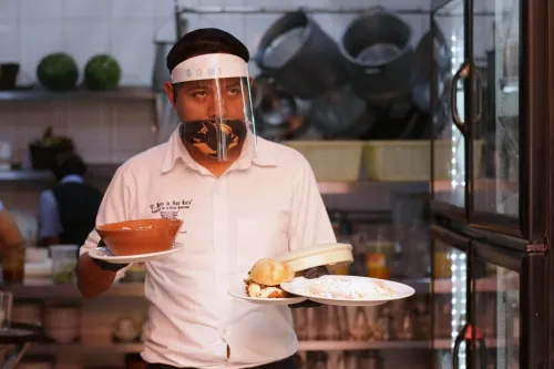 Restaurantes y establecimientos de comida sólo lo podrán hacer para llevar o entrega a domicilio