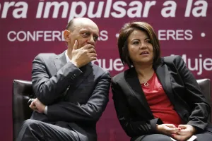 Pide Lastiri apoyo de mujeres para obtener candidatura del PRI