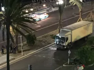 Al menos 73 muertos por ataque en Niza