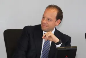 David Korenfeld tendrá 5 días para justificar empleo de helicóptero