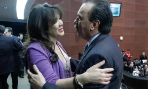 Morenovallistas dejaron sola a Mónica Arriola