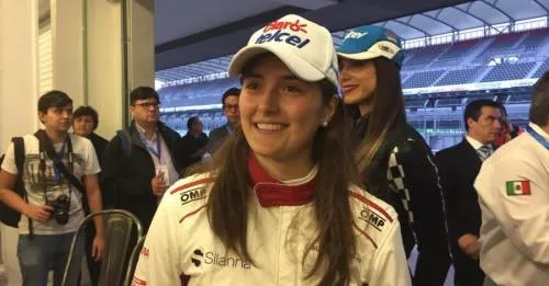 Tatiana Calderón, primera mujer en manejar un monoplaza Fórmula Uno