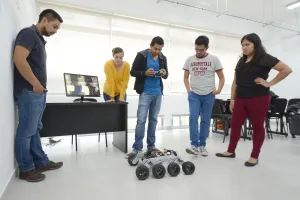 Congreso felicita a estudiantes BUAP sobresalientes en foros mundiales