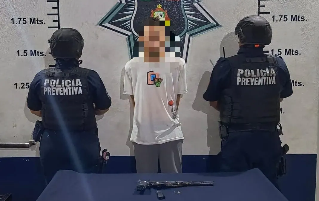 Presunto ladrón de autos es detenido por la Policía Municipal de Atlixco y conductores de aplicación digital