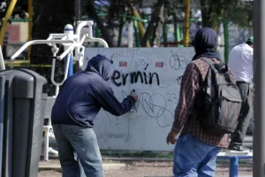 PT apoya sanciones a grafiteros; denuncia daño constante a Cendis