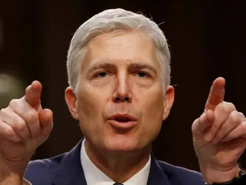 Senado de EU confirma a Neil Gorsuch como nuevo juez del Supremo