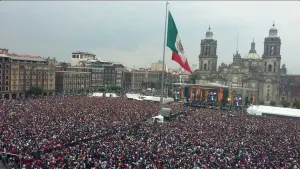 Homenaje a Cri-Cri convoca a 120 mil personas en zócalo DF