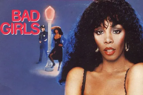 Víctima de cáncer, muere Donna Summer