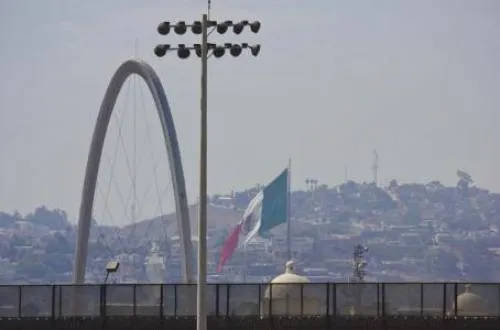 Trump da marcha atrás con paralizar Gobierno, aun sin dinero para muro: WP