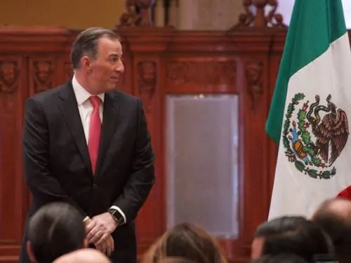 Meade va contra ‘caudillos populistas’