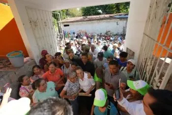 Por tercera vez, Claudia Sheinbaum recorre las zonas afectadas por lluvias
