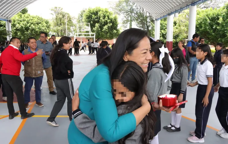 Ariadna Ayala fortalece la educación y el bienestar infantil con la rehabilitación de cancha escolar en Atlixco