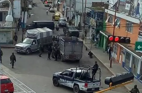 Aseguran camionetas huachicoleras tras operativo en Texmelucan