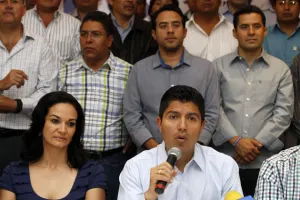 Rivera manifiesta apoyo a Gustavo Madero y evade hablar sobre corrupción de Pacheco en su gobierno