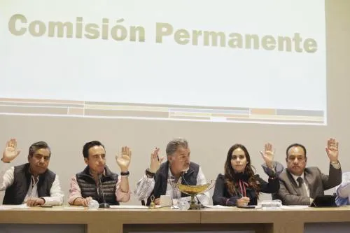 Congreso da entrada a iniciativas, entre ellas uso de gas pimienta como defensa