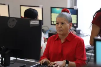 Capacitan CECADE’s a mujeres y hombres para incorporarlos al desarrollo económico de Puebla