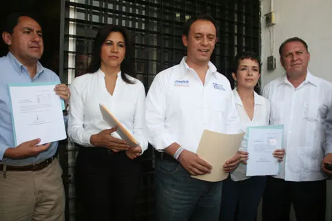 Los candidatos para Diputados Federales del PAN son hombres y mujeres honestos