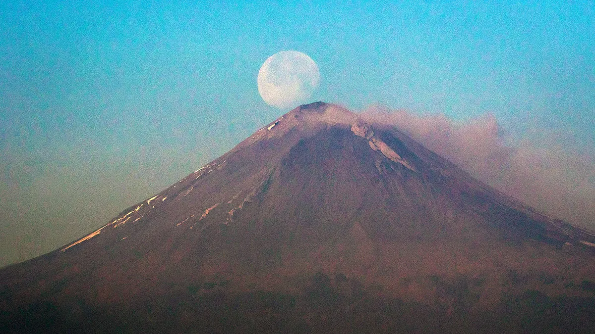 Volcan Popocatepetl Luna