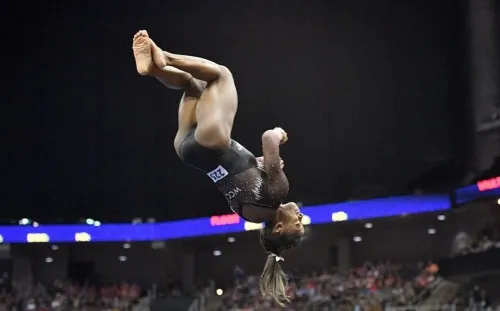 Simone Biles ejecuta movimiento nunca antes visto en gimnasia femenil