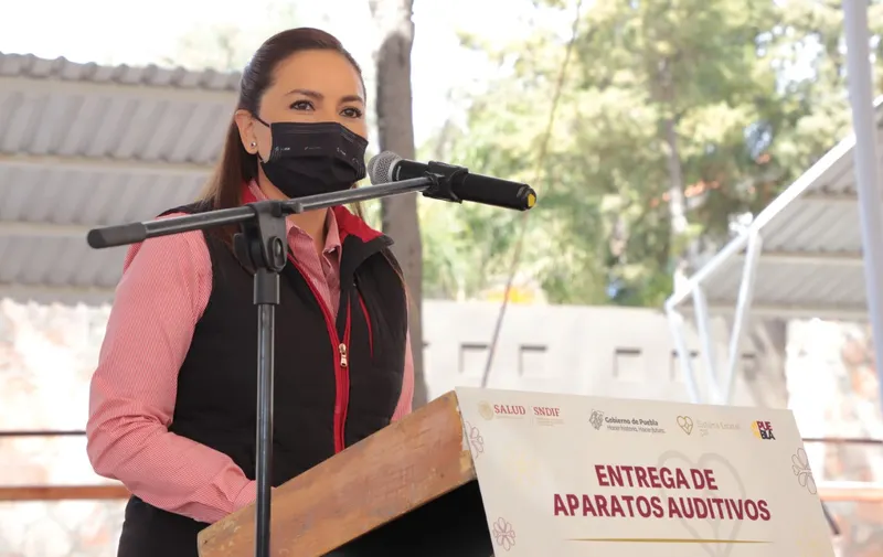 SEDIF entrega aparatos auditivos