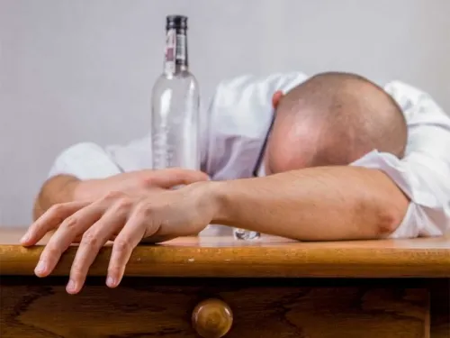 ´Bebe como si hubiera mañana’, presume un elixir anti cruda
