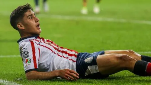 La FIFA registra al jugador de Chivas, con nacionalidad estadounidense