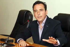 PRI no es corresponsable del despido de burócratas: Pablo Fernández