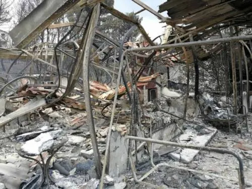 Ascienden a 91 los muertos por incendios en Grecia
