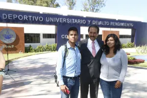 Alfonso Esparza entrega obras en CU por 9 mdp