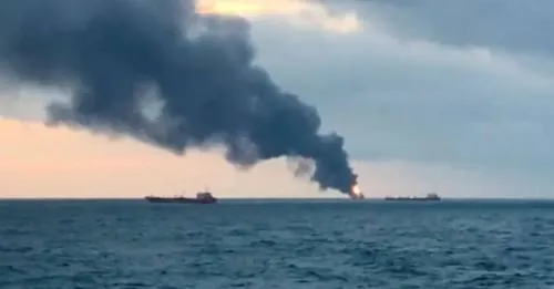 Se incendian dos barcos en el estrecho de Kerch; hay 10 muertos
