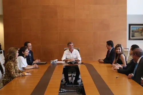 Tony Gali se reúne con consejeros del IEE