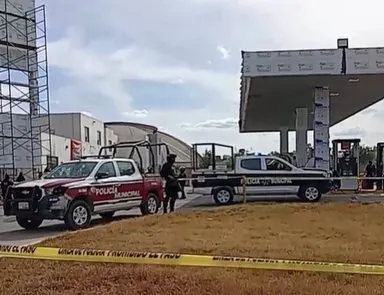 Ejecutan a dos personas en gasolinera en San Baltazar Temaxcalac