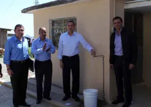 Gobernador inaugura tercera etapa del sistema múltiple de agua potable en Quimixtlán