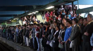 ‘Hoy no Circula’ provoca saturación del Metro
