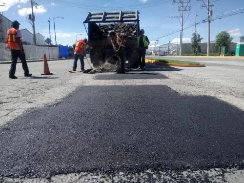 El Gobierno Municipal mantiene labores de reparación de vialidades